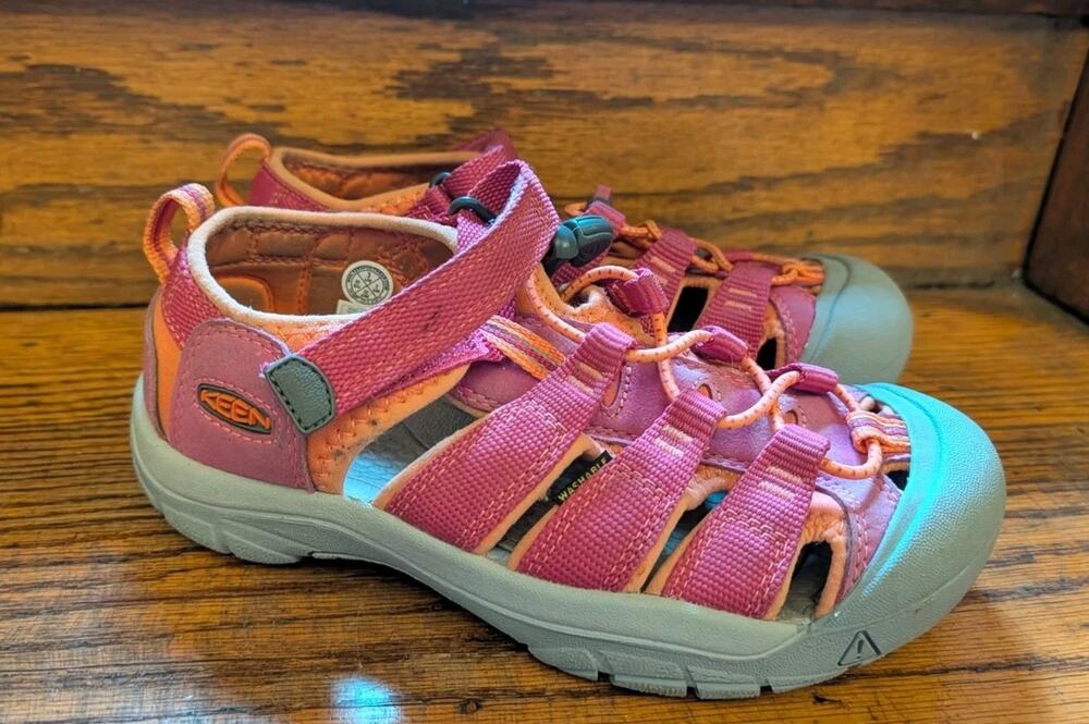 KEEN Water Kids' Newport H2 Sandals Girls 13 Berry Fusion Sneakers